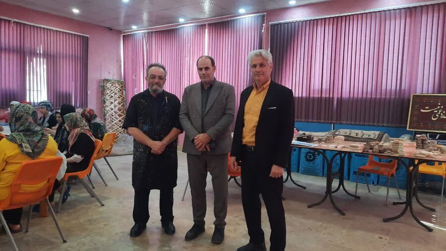 برگزاری کارگاه آموزش نقاشی و هنردرمانی در مرکز جامع توانبخشی رضوان قم