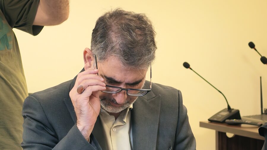 نزدیک به نیمی از جمعیت جزیره با جامعه آموزش‌وپرورش در ارتباط مستقیم هستند
