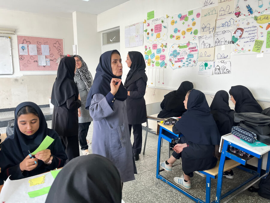 تقویت مشارکت اجتماعی دختران نوجوان محله سرابی تویسرکان در قالب طرح مانا