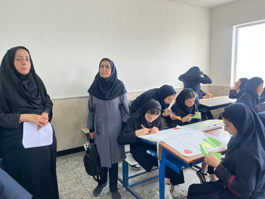 تقویت مشارکت اجتماعی دختران نوجوان محله سرابی تویسرکان در قالب طرح مانا