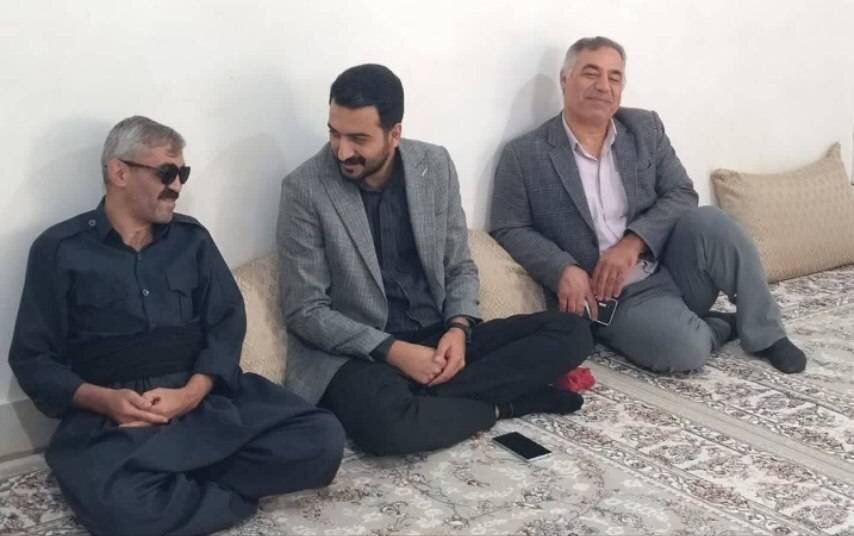بازدید رئیس بهزیستی پیرانشهر از منزل مددجوی روشندل