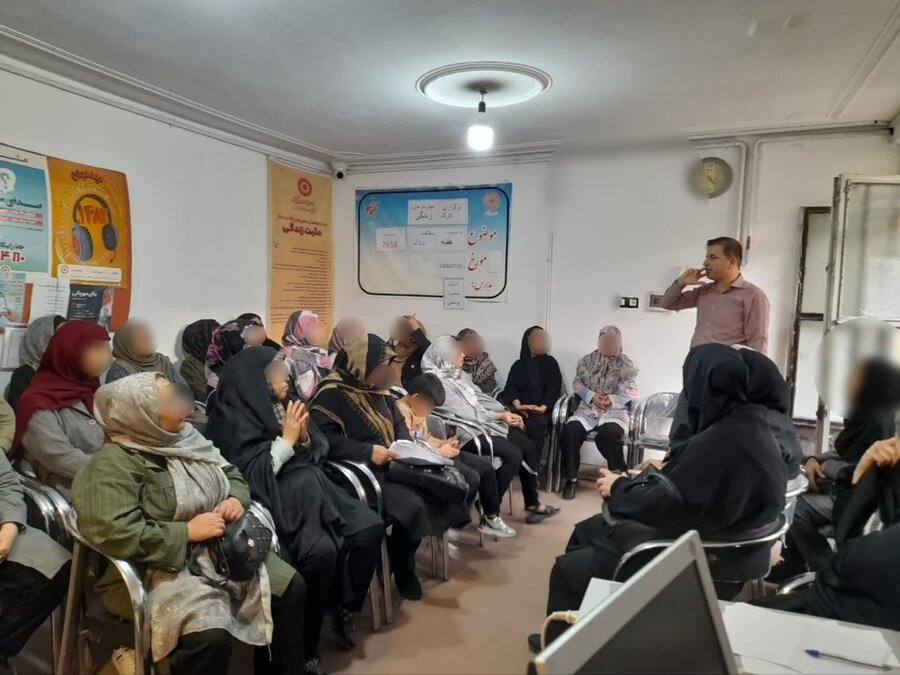 برگزاری کارگاه آموزشی مهارتهای زندگی در مرکز مثبت زندگی همدان