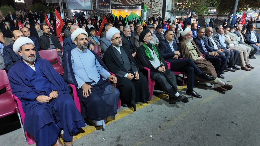 غرفه بهزیستی کردستان همزمان با روز عصای سفید در میدان آزادی سنندج برپا شد