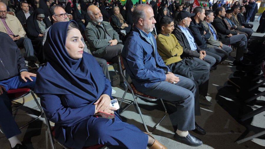 غرفه بهزیستی کردستان همزمان با روز عصای سفید در میدان آزادی سنندج برپا شد