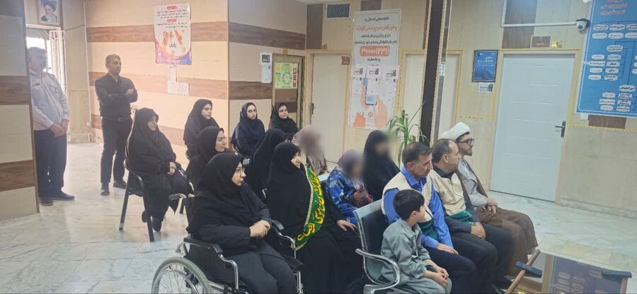 بدرقه زائران نابینا از رزن به مشهد مقدس با مشارکت آستان قدس رضوی