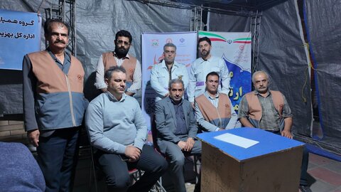 غرفه بهزیستی کردستان همزمان با روز عصای سفید در تجمع شبانه میدان آزادی سنندج برپا شد