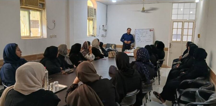 بستک | برگزاری دوره تخصصی «بلوغ و سلامت روان» در مجتمع بهزیستی هرنگ
