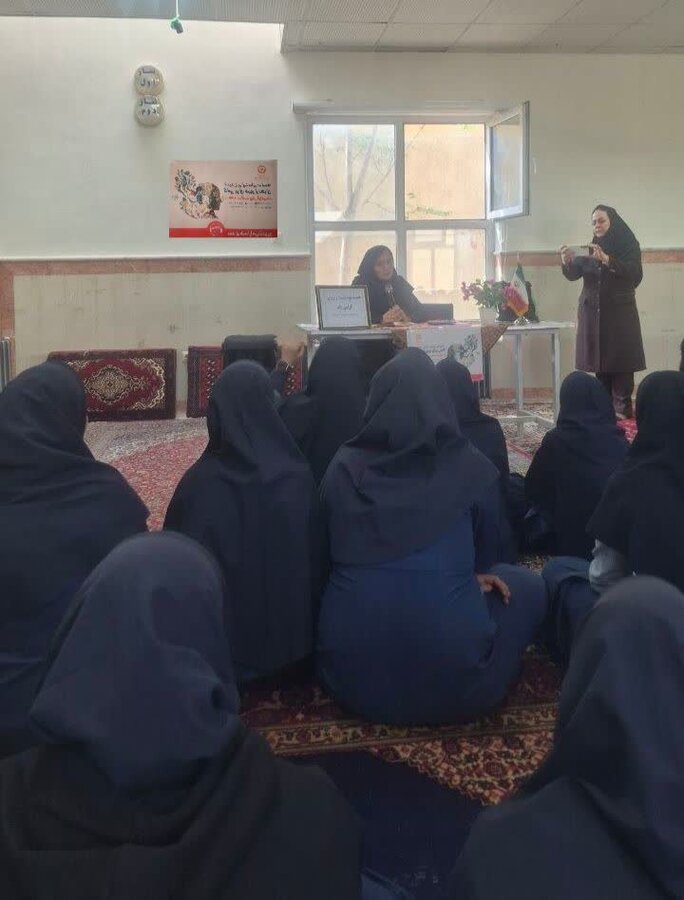 «خودآگاهی به وقت انتخاب»؛ آموزش مهارت تصمیم‌گیری به دختران نوجوان همدان