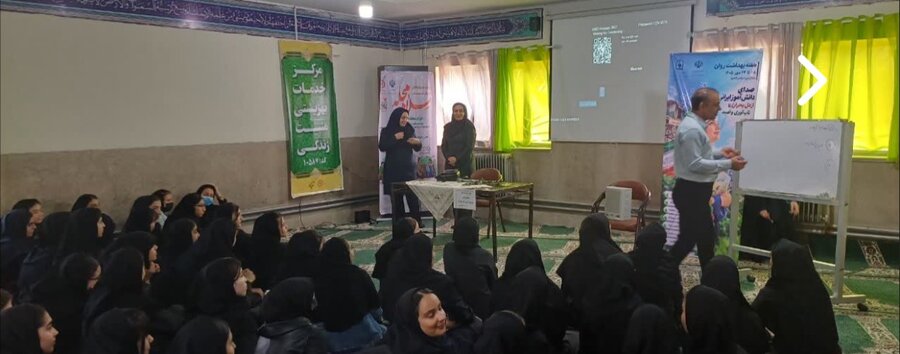 اسلامشهر | برگزاری کارگاه آموزشی کارآفرینی و هدایت تحصیلی در قالب طرح «سلام محله»
