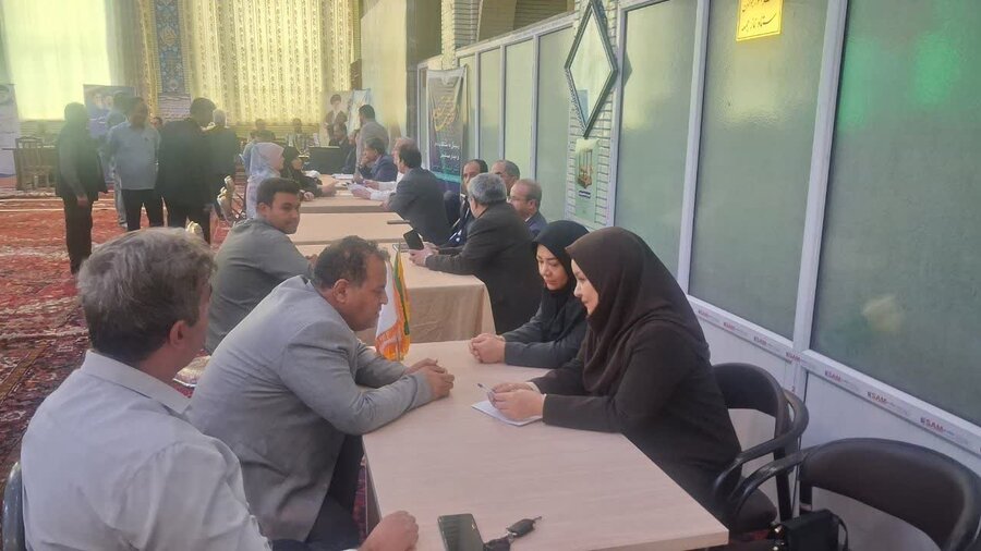 برگزاری میز خدمت بهزیستی مراغه در مسجد جامع شهرستان