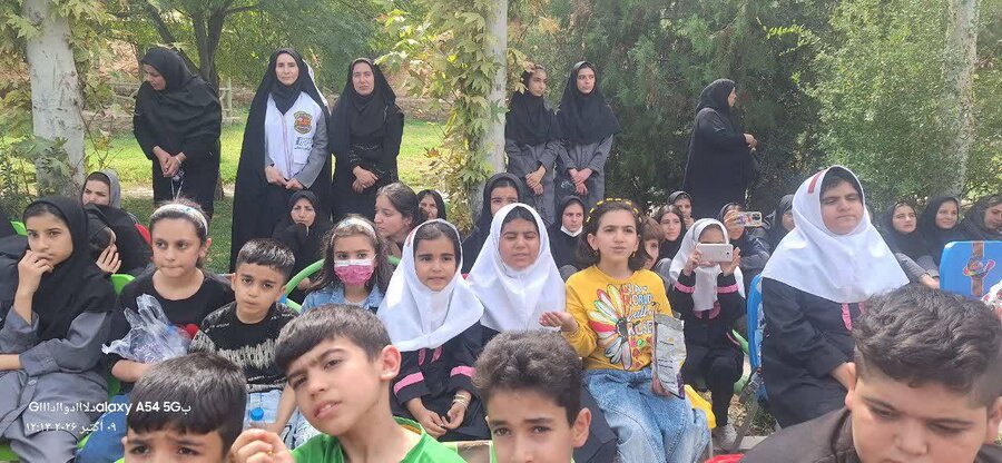 برپایی تماشاخانه سیار در چگنی به مناسبت هفته کودک