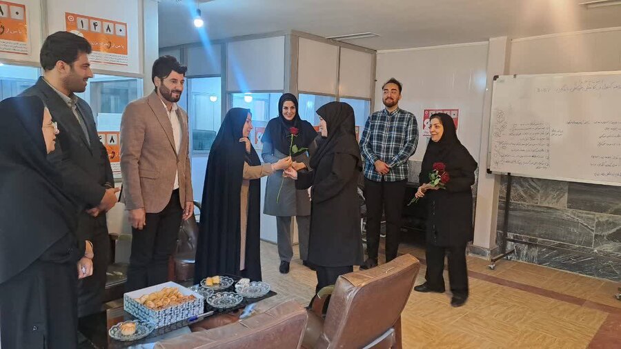 خرم آباد|تکریم مشاوران خط ۱۴۸۰ بهزیستی خرم‌آباد در هفته سلامت روان