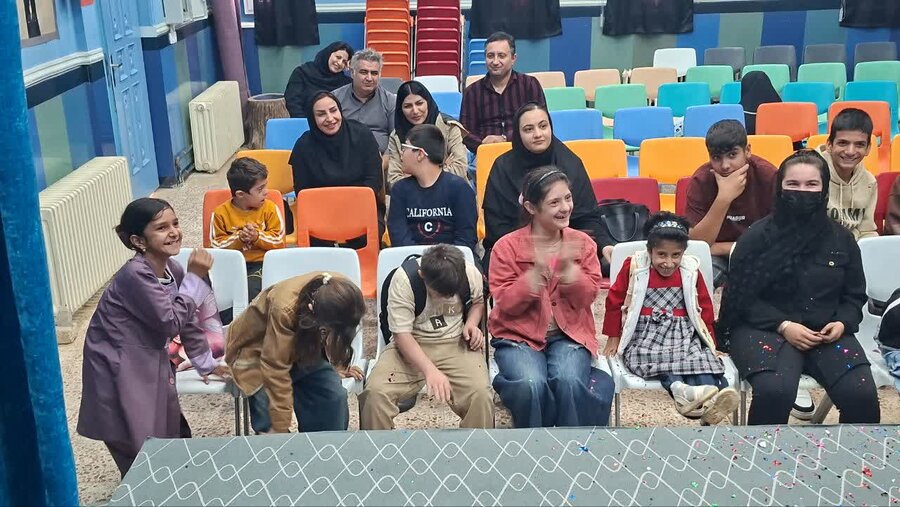 به مناسبت روز جهانی کودک جنگ شادی در کامیاران برگزار شد