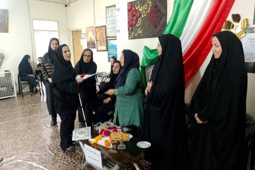 تقدیر از توانمندی‌های روشندان مرکز «شوق زیستن» بمناسبت روز عصای سفید در شاهین‌دژ