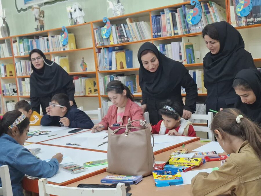 مسابقه نقاشی کودکان مرکز توانبخشی راهین در کامیاران برگزار شد