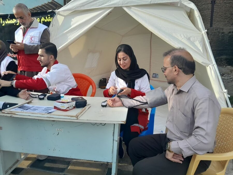 ایستگاه سلامت و آشنایی با عصای سفید در سقز برپا شد