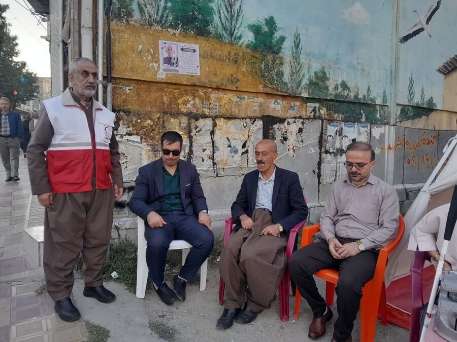 ایستگاه سلامت و آشنایی با عصای سفید در سقز برپا شد