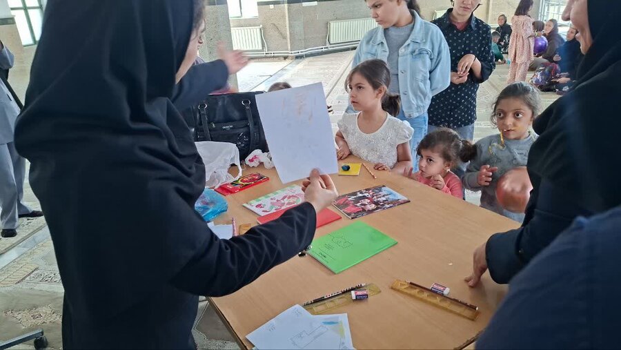 کودکان تحت پوشش بهزیستی کامیاران بادبادکهای آرزو را به پرواز درآوردند