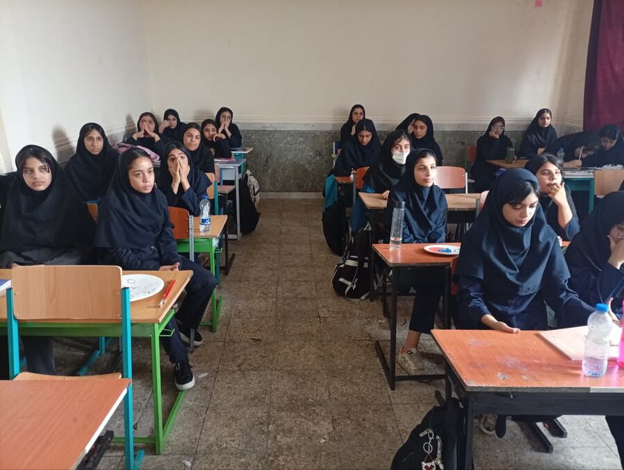 خرمشهر|آگاه‌سازی دانش‌آموزان درباره خدمات اورژانس اجتماعی و پیشگیری از آسیب‌ها