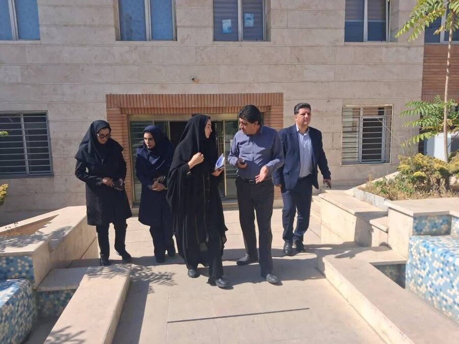 پردیس | گشت مشترک ارزیابی میدانی مناسب‌سازی بوستان‌ها و اماکن عمومی در بخش مرکزی پردیس با حضور  رئیس اداره بهزیستی و دستگاه‌های اجرایی