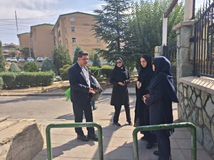 پردیس | گشت مشترک ارزیابی میدانی مناسب‌سازی بوستان‌ها و اماکن عمومی در بخش مرکزی پردیس با حضور  رئیس اداره بهزیستی و دستگاه‌های اجرایی