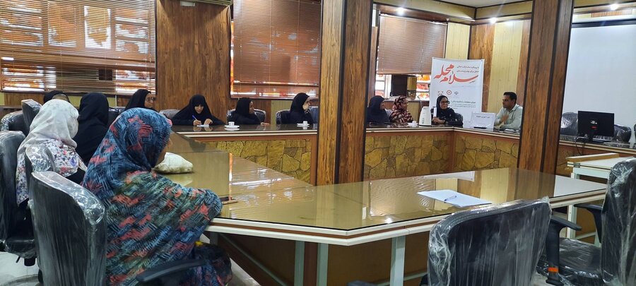 رودان | برگزاری جلسه آموزشی «توانمندسازی خانواده» ویژه زنان سرپرست خانوار