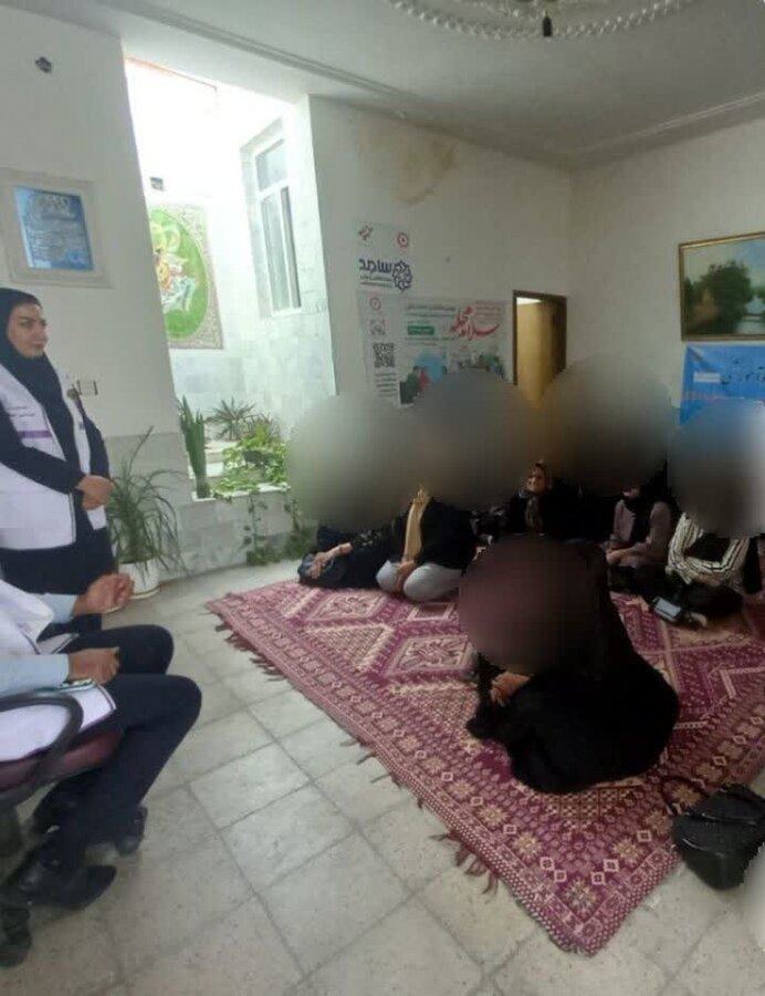 فیروزآباد |برپایی کارگاه‌های آموزشی «مدیریت خشم» و «سلامت سالمندی» در فیروزآباد به مناسبت هفته سلامت روان