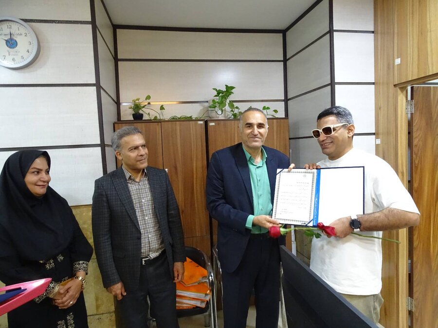 تجلیل مدیرکل بهزیستی فارس از پرسنل پرستار و کارکنان نابینا و کم بینای اداره‌کل به مناسبت روز پرستار و روز جهانی عصای سفید