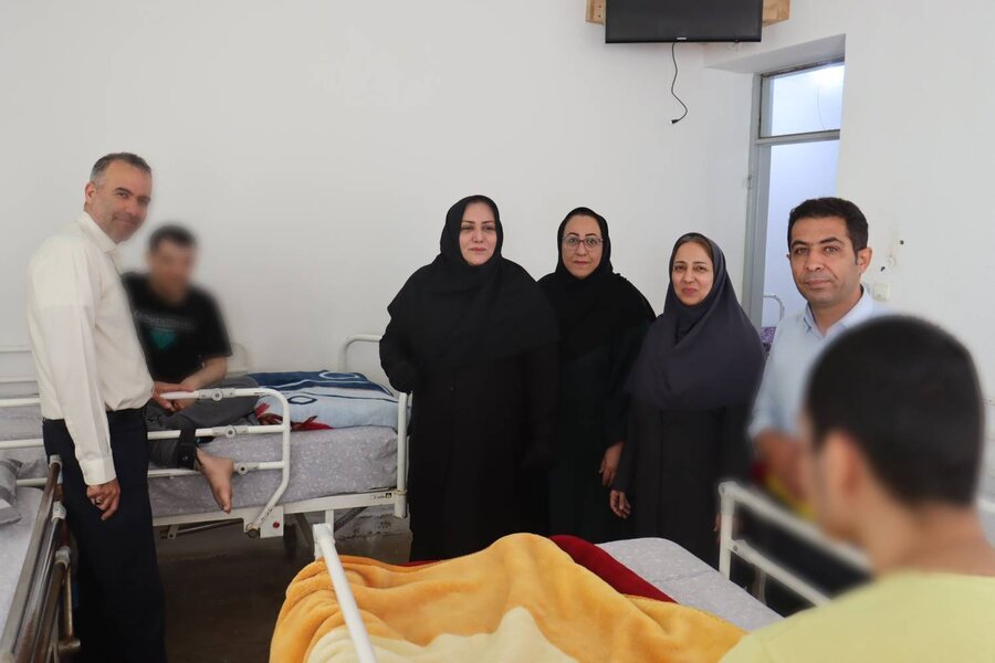 مدیرکل بهزیستی بوشهر در بازدید از مرکز توانبخشی «لبخند شیرین» تأکید کرد: ارائه خدمات تخصصی به توان‌خواهان، مصداق بارز تکریم انسانی است