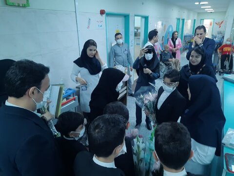 آذر- شرقی....