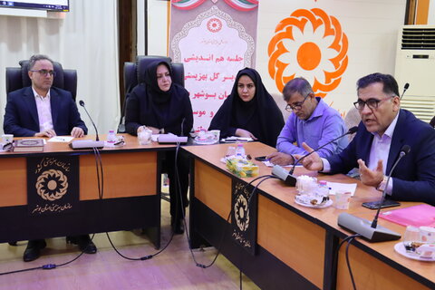 مسعود شیرافکن، مدیر کل بازرسی و ارتباطات مردمی استانداری، مهرناز اسکندری، مدیرکل بهزیستی استان، معاونان تخصصی اداره کل و جمعی از مدیران و کارشناسان مؤسسات، مراکز غیردولتی، تسهیلگران طرح سلام، تیم های