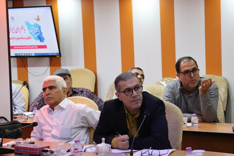 مسعود شیرافکن، مدیر کل بازرسی و ارتباطات مردمی استانداری، مهرناز اسکندری، مدیرکل بهزیستی استان، معاونان تخصصی اداره کل و جمعی از مدیران و کارشناسان مؤسسات، مراکز غیردولتی، تسهیلگران طرح سلام، تیم های