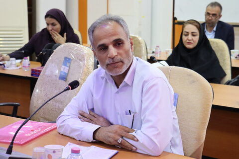 مسعود شیرافکن، مدیر کل بازرسی و ارتباطات مردمی استانداری، مهرناز اسکندری، مدیرکل بهزیستی استان، معاونان تخصصی اداره کل و جمعی از مدیران و کارشناسان مؤسسات، مراکز غیردولتی، تسهیلگران طرح سلام، تیم های