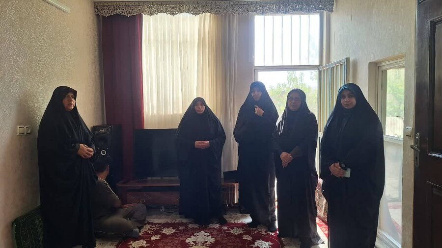 فیروزکوه | تجلیل از دو خانواده دارای پرستار توانخواه به مناسبت روز پرستار