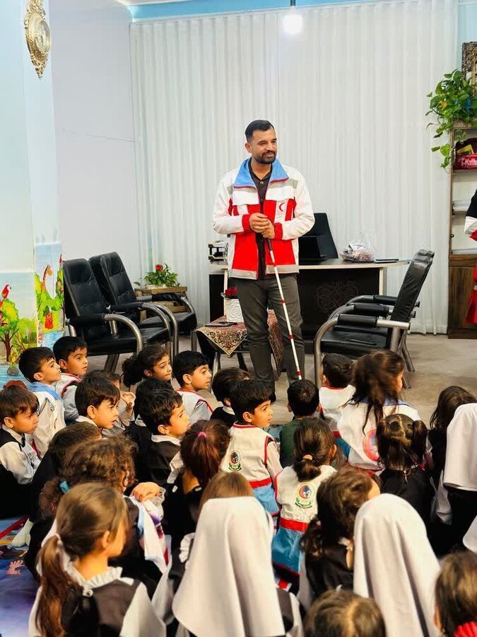 گرامیداشت هفته ملی کودک، روز جهانی ناشنوایان و روز جهانی عصای سفید در مهدکودک فردای کودک بهاباد 