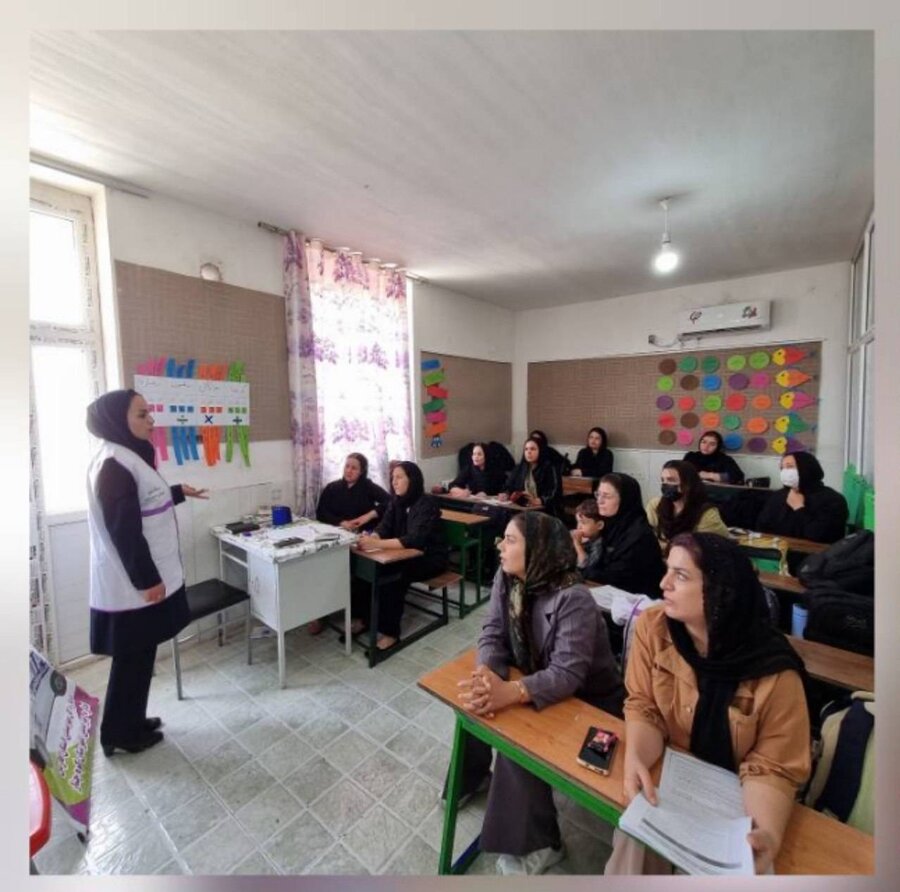 کوه چنار |برگزاری جلسه آگاه سازی والدین در مدارس به مناسبت هفته جهانی سلامت روان