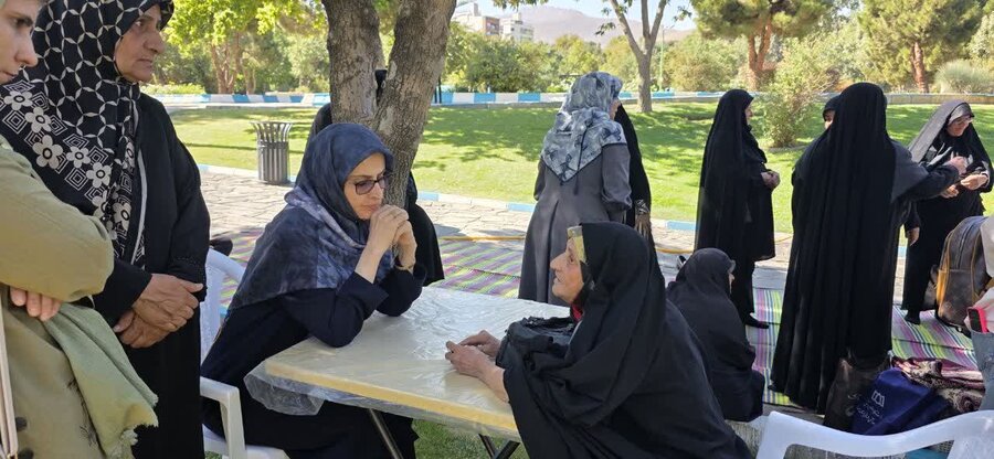 طبیعت‌گردی بانوان سالمند در شهرک ولیعصر همدان با محوریت سلامت و نشاط