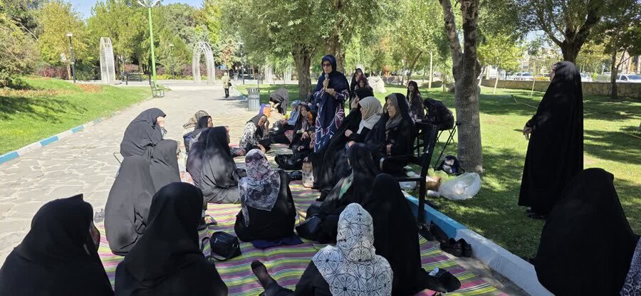 طبیعت‌گردی بانوان سالمند در کمال‌آباد؛ پیوند سلامت و نشاط
