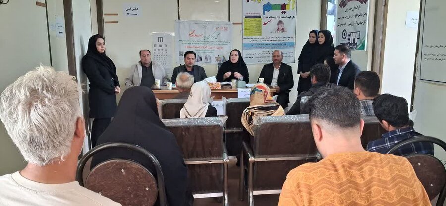 گرامیداشت روز جهانی نابینایان و برپایی میز خدمت در مرکز مثبت زندگی جعفرآباد با حضور مسئولان