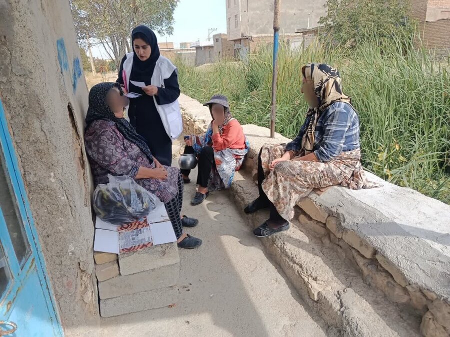 معرفی خدمات خط ۱۲۳ اورژانس اجتماعی به اهالی روستای سیمین