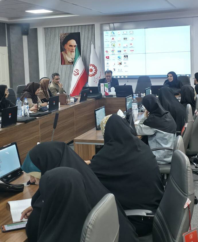 آموزش فلسفه برای کودکان به تیمهای مراقبت مؤسسات خیریه در همدان