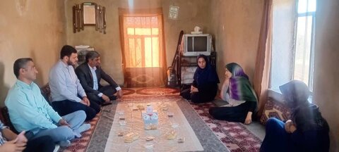 معاون بهزیستی گلستان با خانواده مددجوی جان‌باخته در سیلاب #مراوه‌تپه دیدار کرد