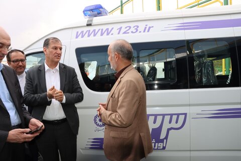 گزارش تصویری ا افتتاح خودرو اورژانس اجتماعی ۱۲۳ بهزیستی خنداب همزمان با جشنواره ملی انگور در روستای خانگاه