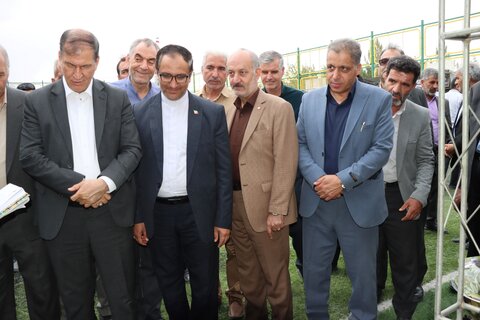 گزارش تصویری ا افتتاح خودرو اورژانس اجتماعی ۱۲۳ بهزیستی خنداب همزمان با جشنواره ملی انگور در روستای خانگاه