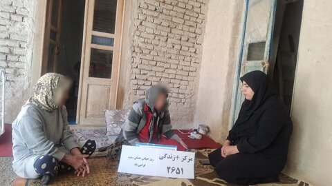 عصای سفید، نماد استقلال؛ بازدید مددکاران از منزل مددجویان دارای معلولیت بینایی در بهار