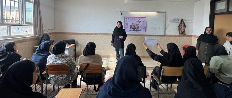 برگزاری کارگاه آموزشی سلامت روان ویژه دانش‌آموزان پایه نهم در مدرسه دخترانه شهید چمران نلاس