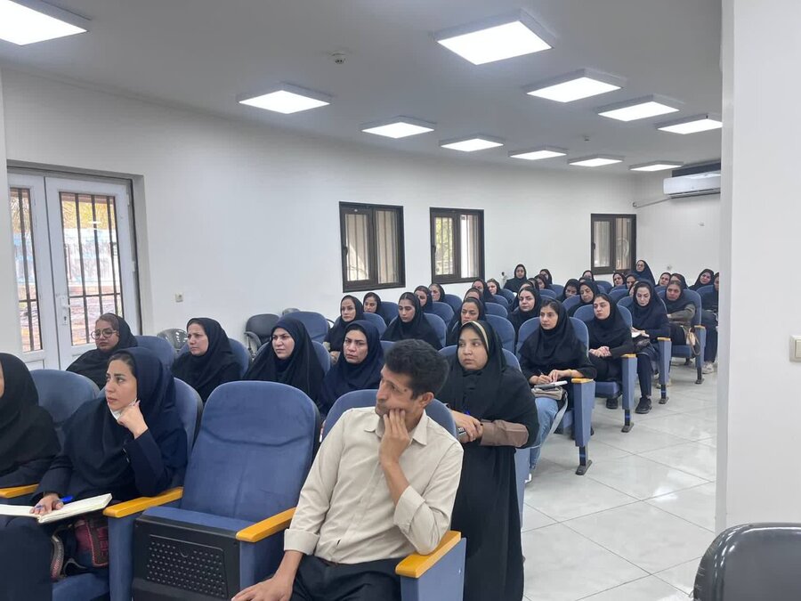 برگزاری کارگاه آموزشی تربیت فرزند در بم