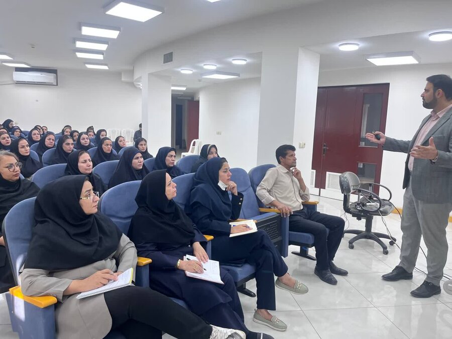 برگزاری کارگاه آموزشی تربیت فرزند در بم