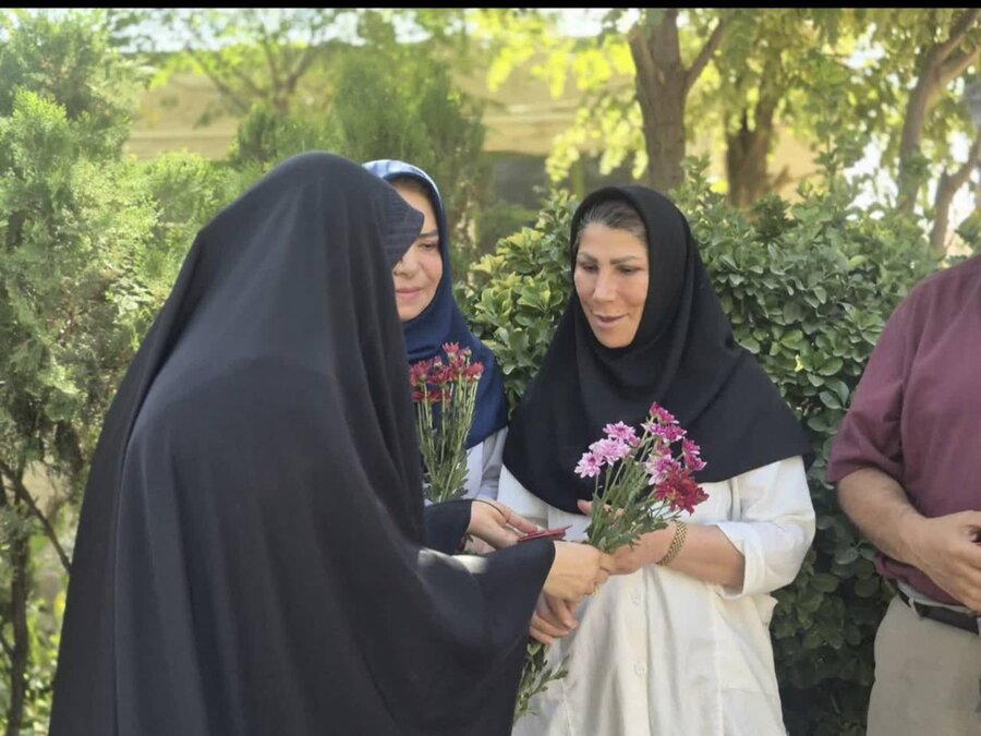 پاکدشت | بازدید بخشدار مرکزی از مرکز پدربزرگ و تقدیر از پرستاران، مادریاران و پدریاران