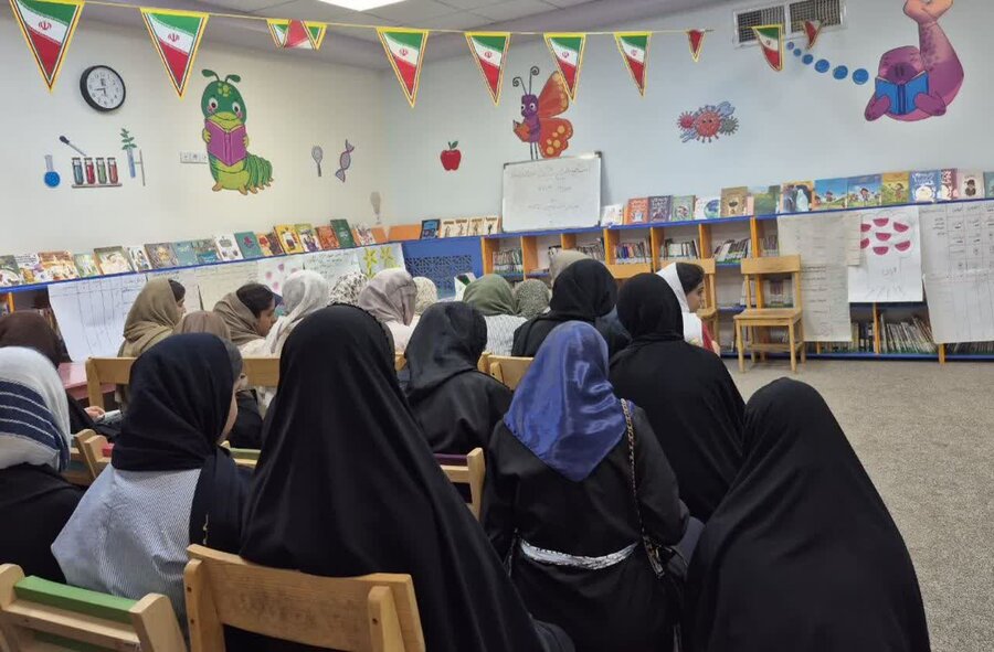 برگزاری آیین اختتامیه سه کارگاه طرح مانا در محله مزرعه‌سیف اردکان